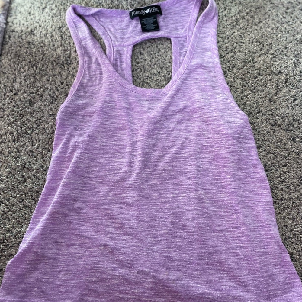 Bundle of 9 size medium (7/8) tanks. Various brands. - Picture 13 of 14